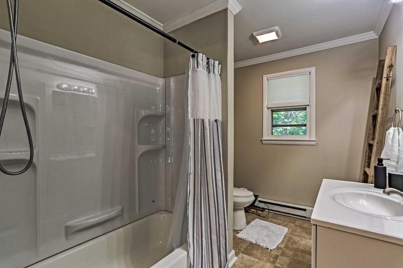 Modern East Stroudsburg Home With Deck And Gas Grill! المظهر الخارجي الصورة