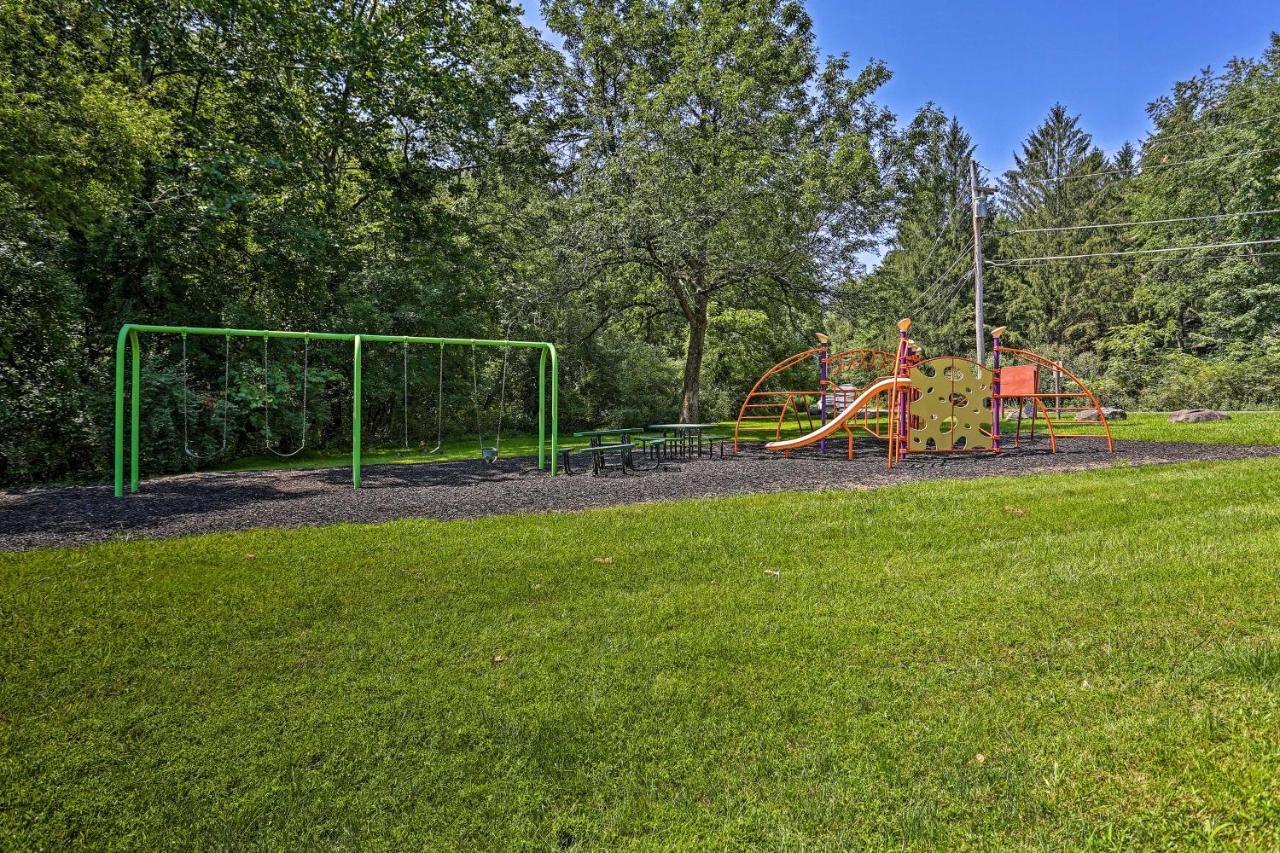 Modern East Stroudsburg Home With Deck And Gas Grill! المظهر الخارجي الصورة